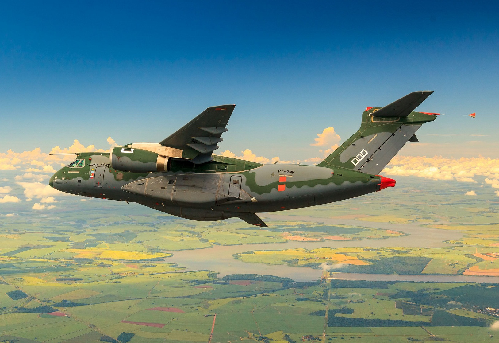 KC-390-em-voo-no-interior-de-São-Paulo-foto-FAB-Sgt-Batista